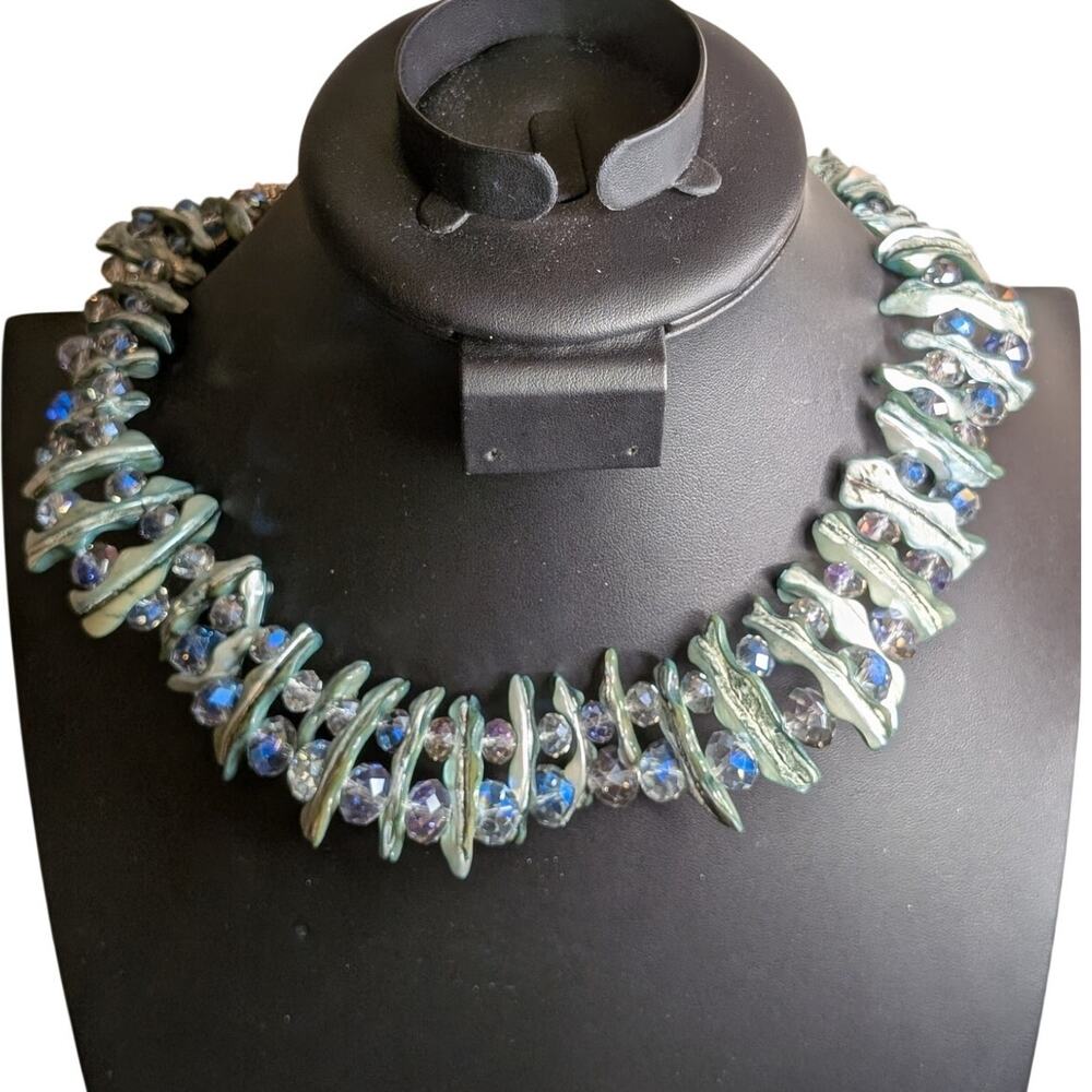 Green Shell AB Faceted Glass Crystal Bead Silver Tone Collar 16"-18" Necklace